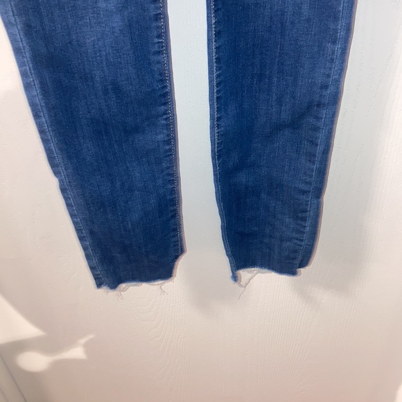 Universal Thread Blue Jeans - Picture 2 of 4